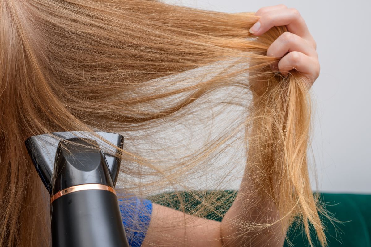 COMO USAR O SECADOR DE CABELO  SEM DANIFICAR OS FIOS