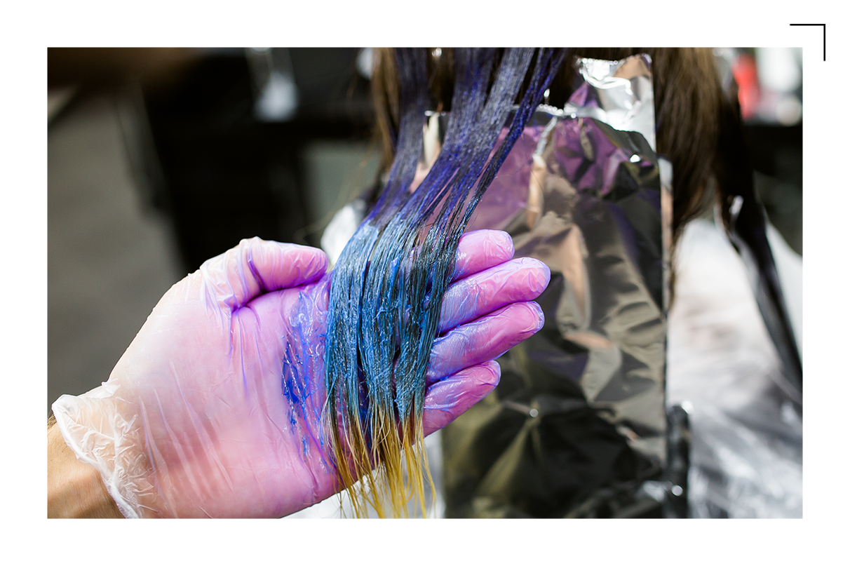 Carnaval: conheça 4 maneiras para pintar os cabelos sem danificar os fios